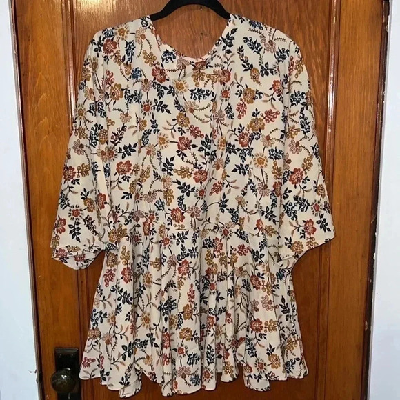 Hayden Women’s Floral Blouse C19 - Picture 2 of 4
